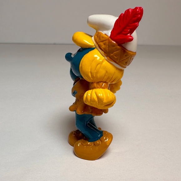 Native American Smurfette (Indian Smurfette) with Pot - Picture 4 of 5